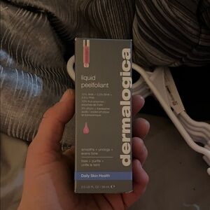 Dermalogica Liquid Peelfoliant - Gray and Blue Packaging